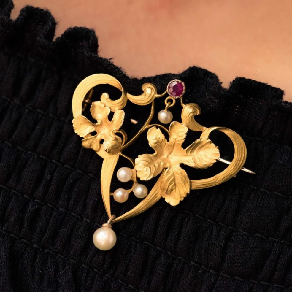Broche art nouveau rubis perles