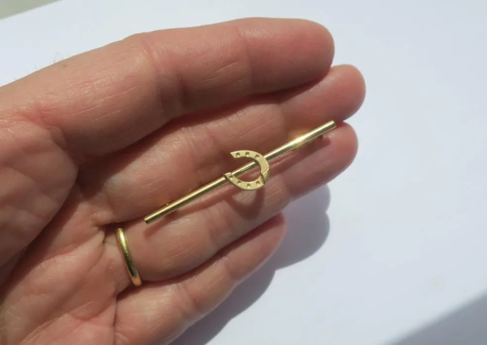 Broche barrette fer à cheval en or jaune