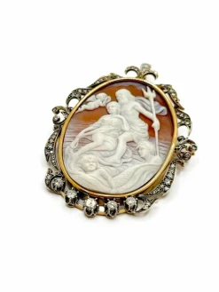 Broche camée ancienne