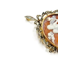 Broche camée ancienne