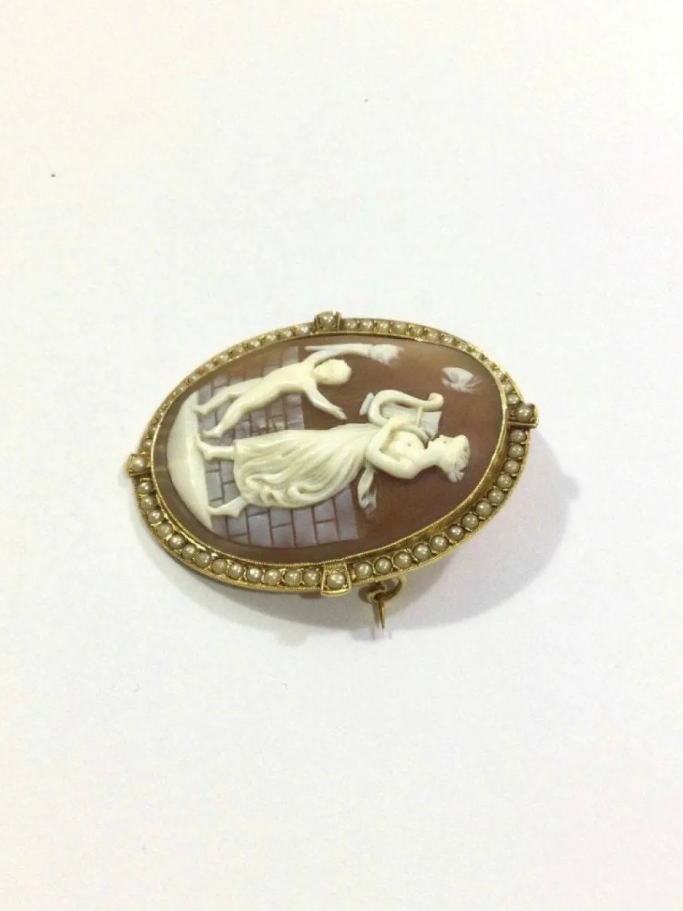 Broche Camée Coquillage Et Perles