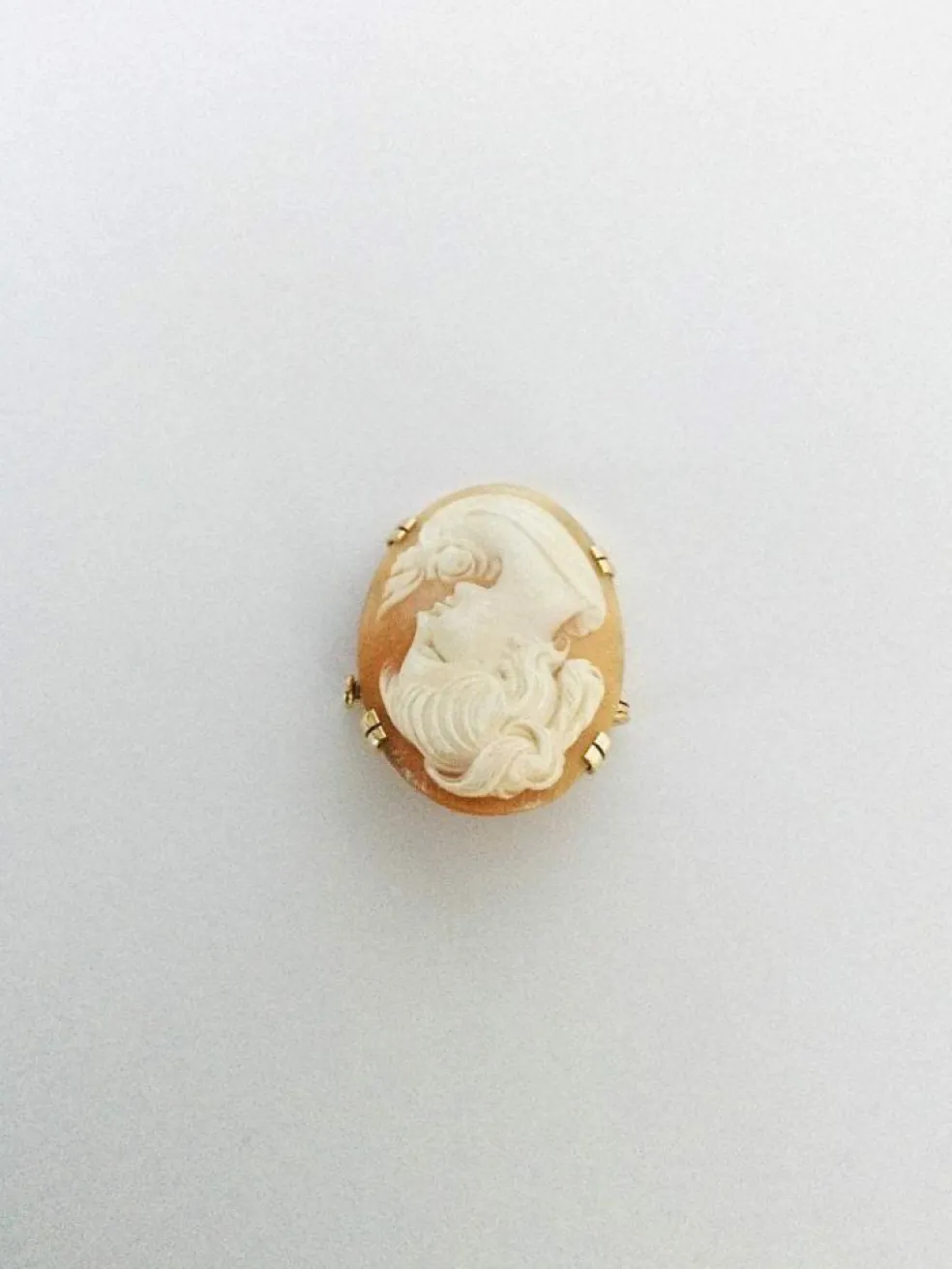 Broche Camée Coquillage Or