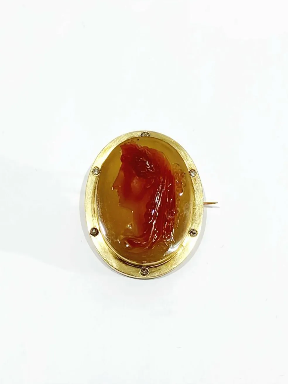 Broche camée cornaline
