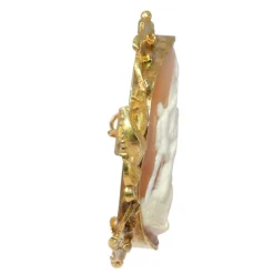 Broche camée Le Taureau Farnèse