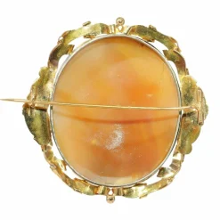 Broche camée Le Taureau Farnèse