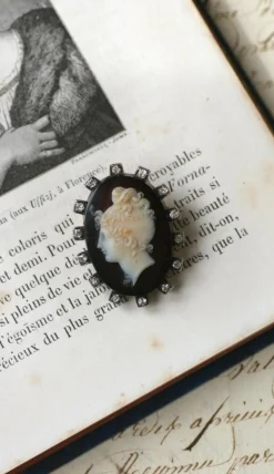 Broche Camée Onyx et Diamants
