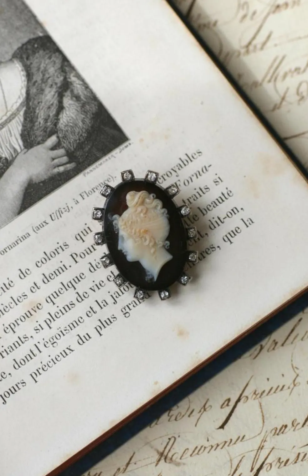 Broche Camée Onyx et Diamants
