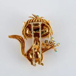 Broche Chat