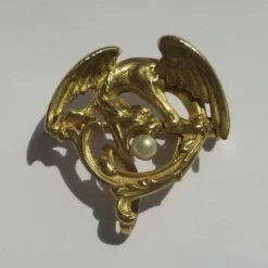 Broche chimère en Or jaune & perle