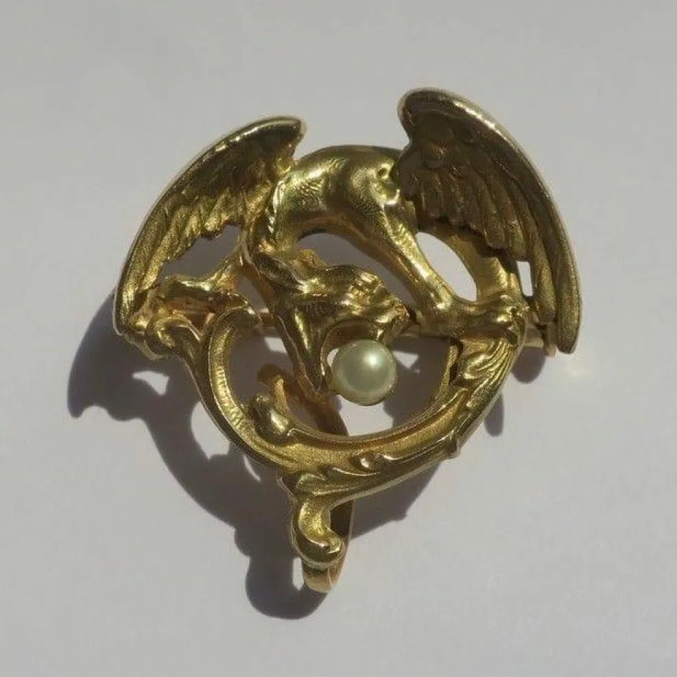 Broche chimère en Or jaune & perle