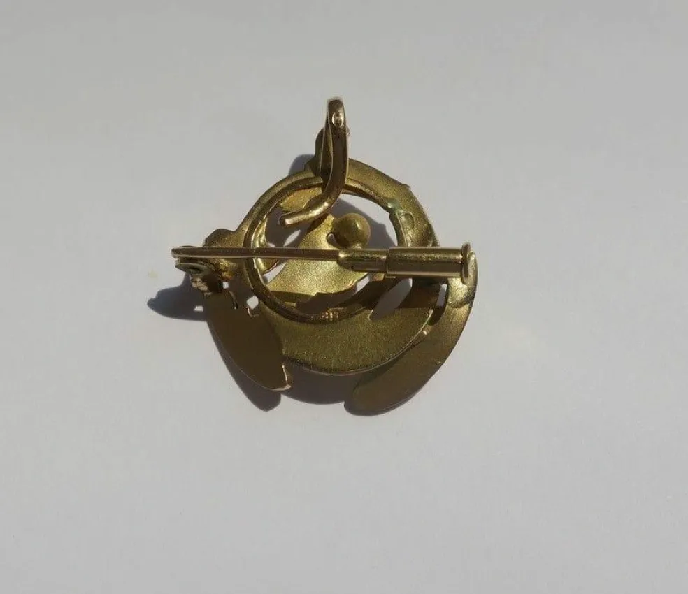 Broche chimère en Or jaune & perle