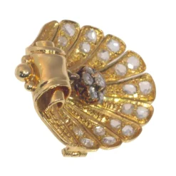 Broche coquillage en or, diamants