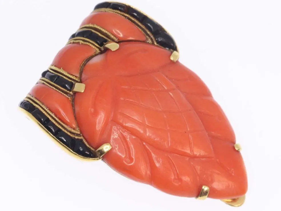 Broche corail et onyx