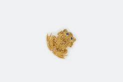 Broche crapaud en or jaune avec saphirs