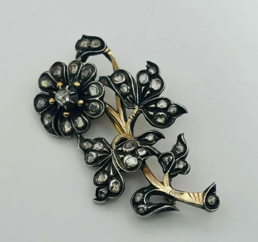 Broche de style Art Déco en or et argent avec diamants taille rose