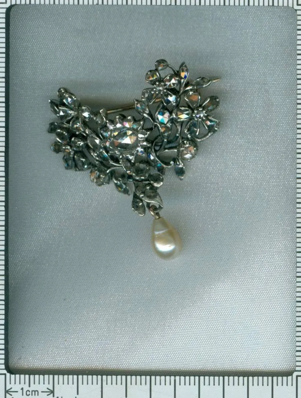 Broche diamant