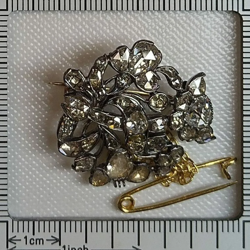 Broche diamant