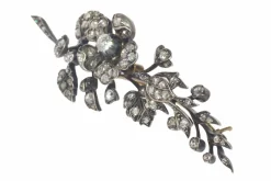 Broche diamant branche fleurie