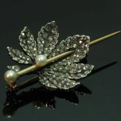 Broche diamant, perle