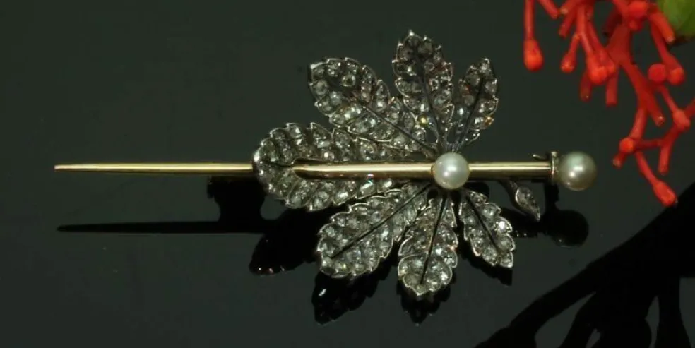 Broche diamant, perle