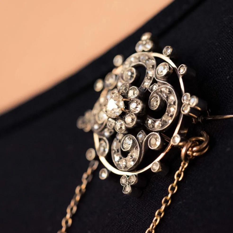Broche diamants ancienne or rose et argent