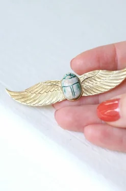 Broche Egyptomanie Or et Scarabée Amulette Fritte