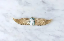 Broche Egyptomanie Or et Scarabée Amulette Fritte