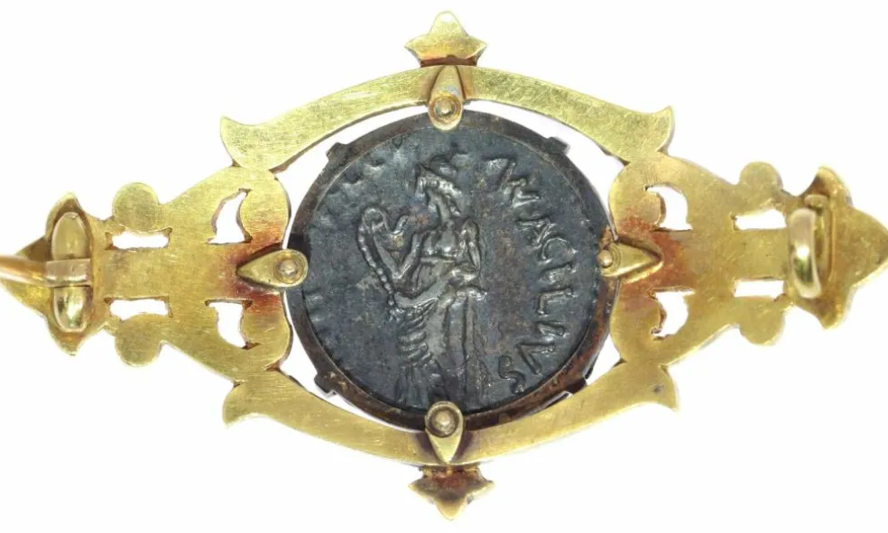 Broche en argent