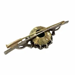 Broche en argent et or taille française avec agate verte contrastante