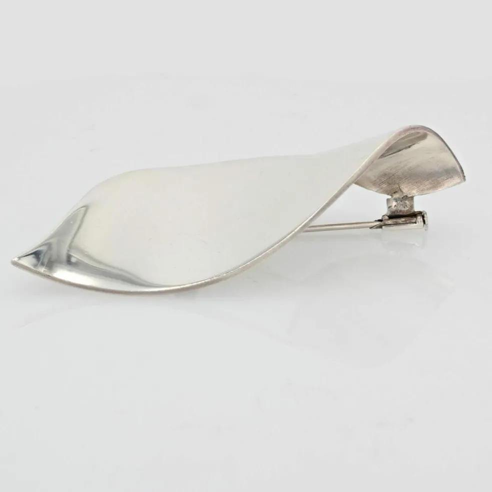 Broche en argent feuille stylisée