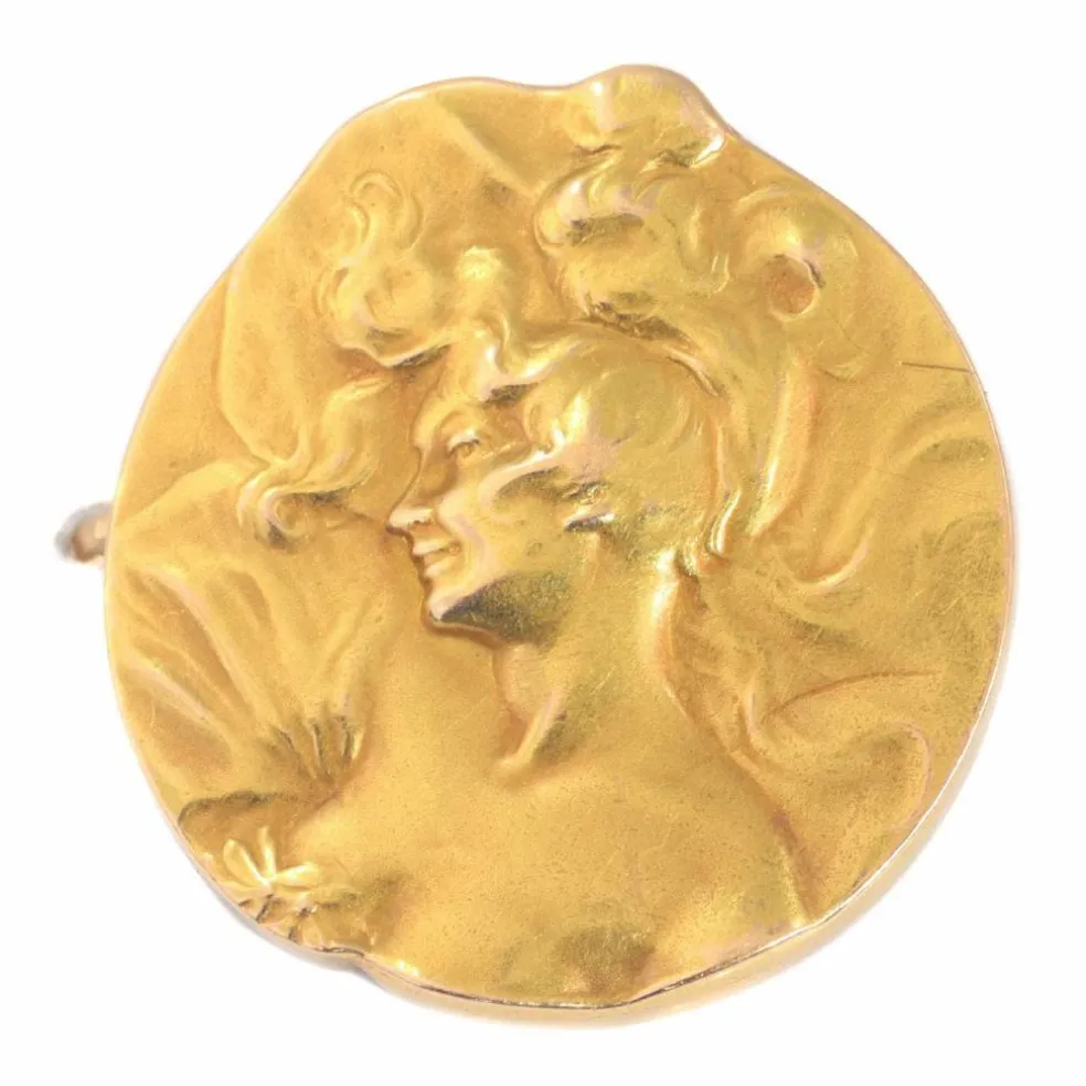 Broche en or