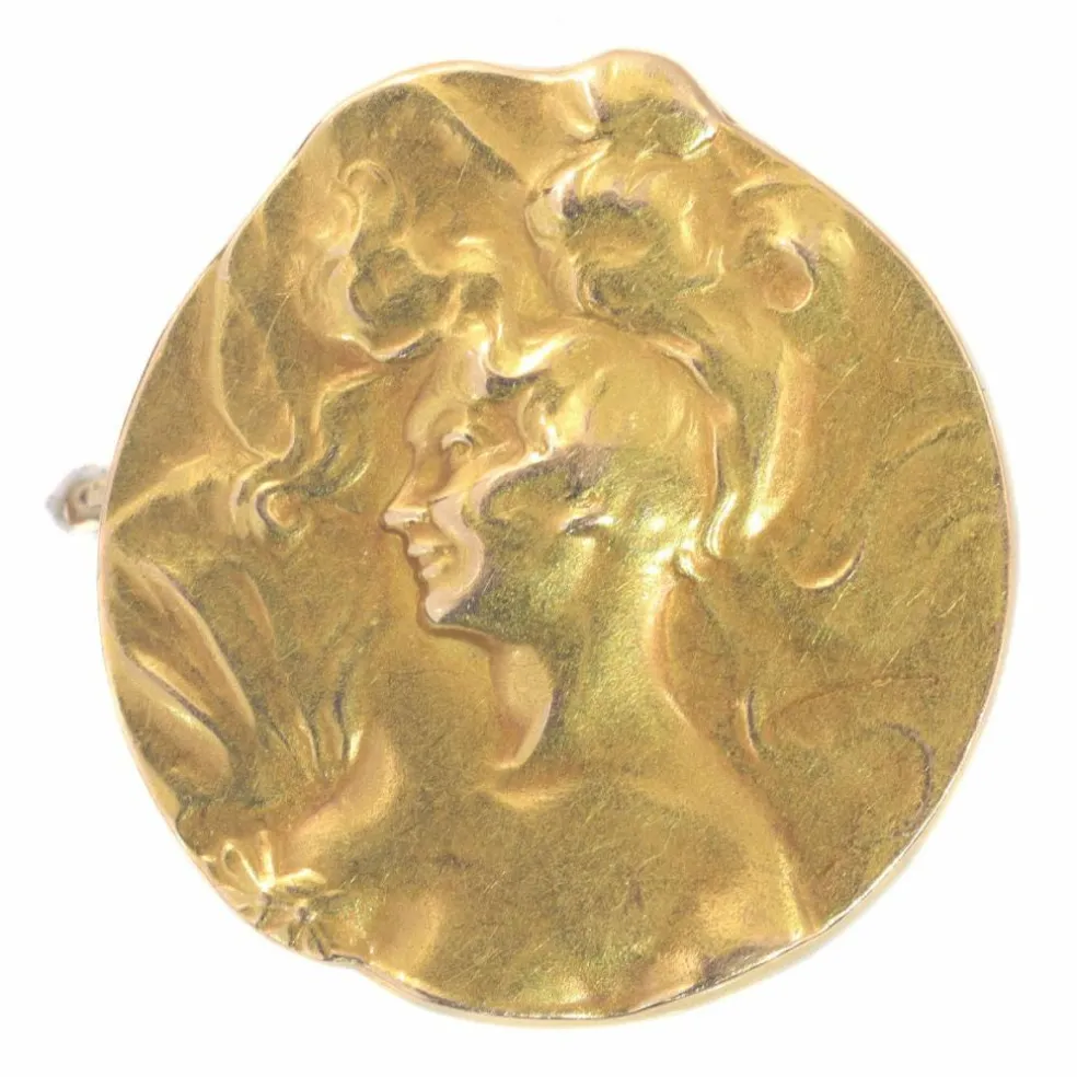 Broche en or