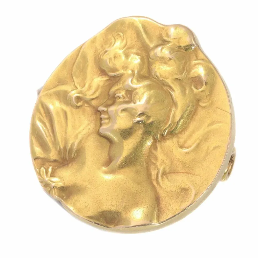 Broche en or