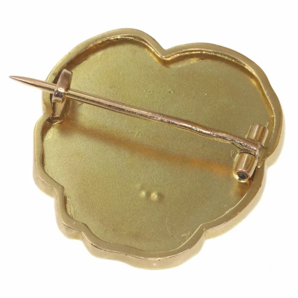 Broche en or