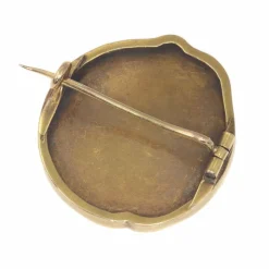 Broche en or
