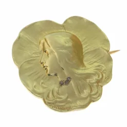 Broche en or