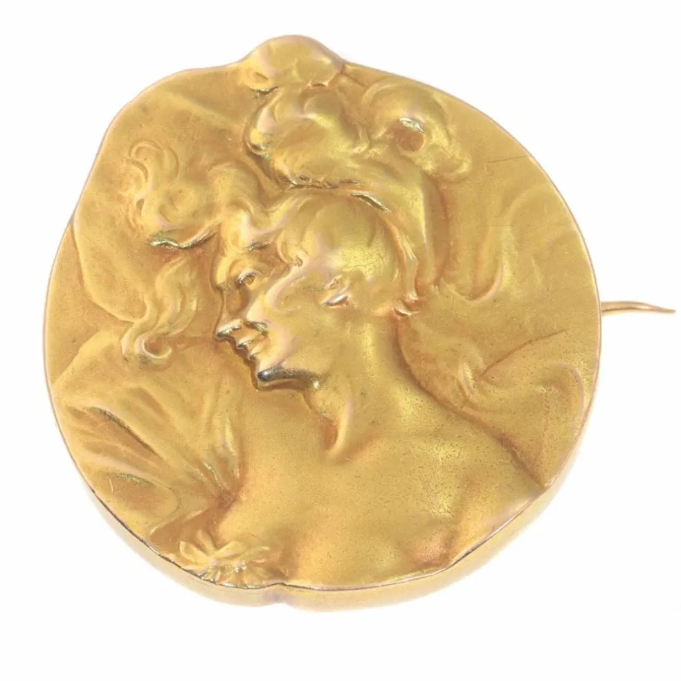 Broche en or