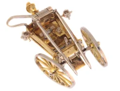 Broche en or