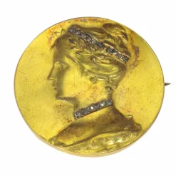 Broche en or avec diamant