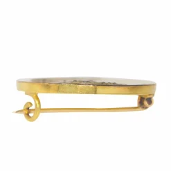 Broche en or avec diamant