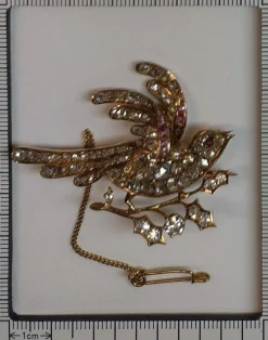 Broche en or avec diamants