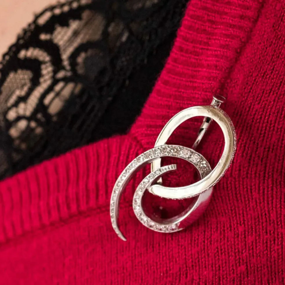 Broche en or blanc et diamants