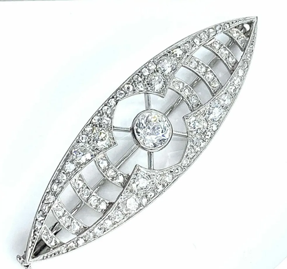 Broche en or blanc et platine sertie de diamants vers 1900