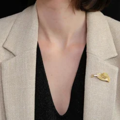 Broche en or chapeau Kirby
