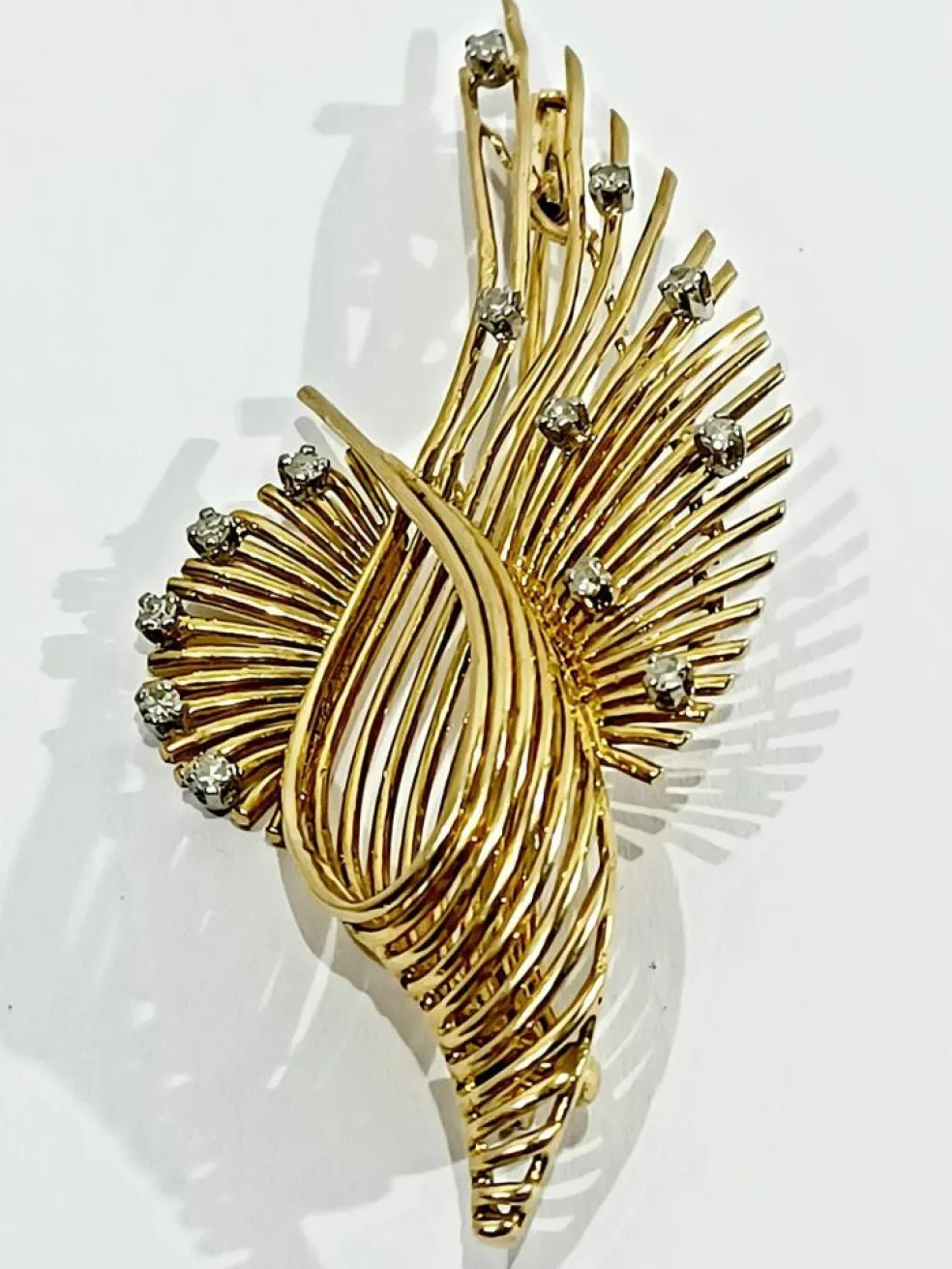Broche en or et diamants