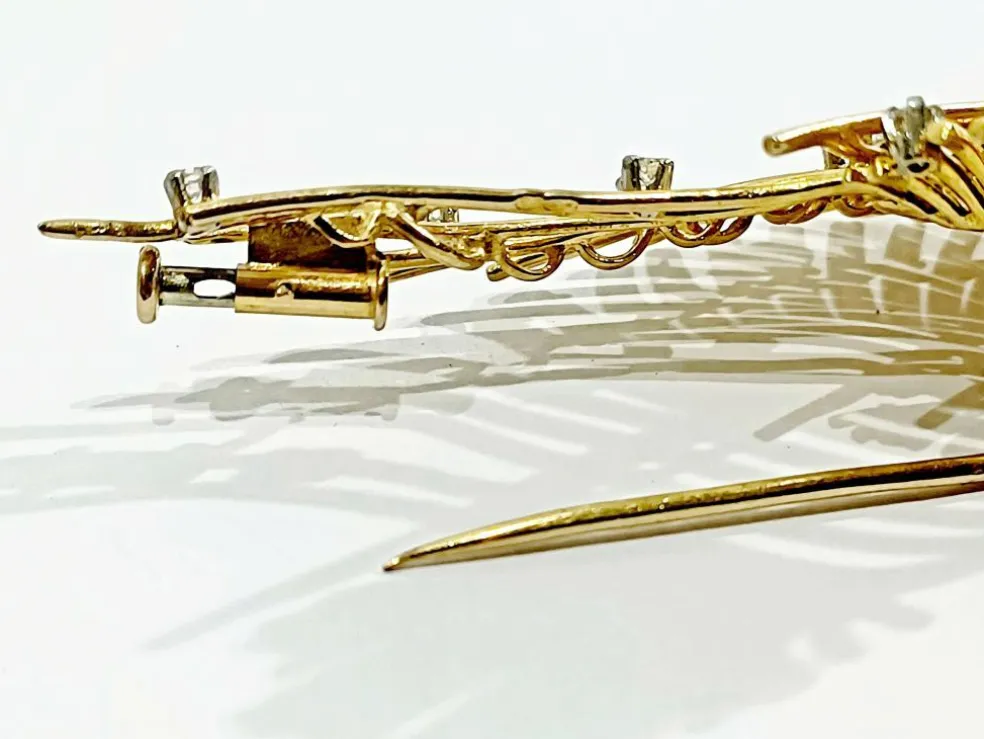 Broche en or et diamants