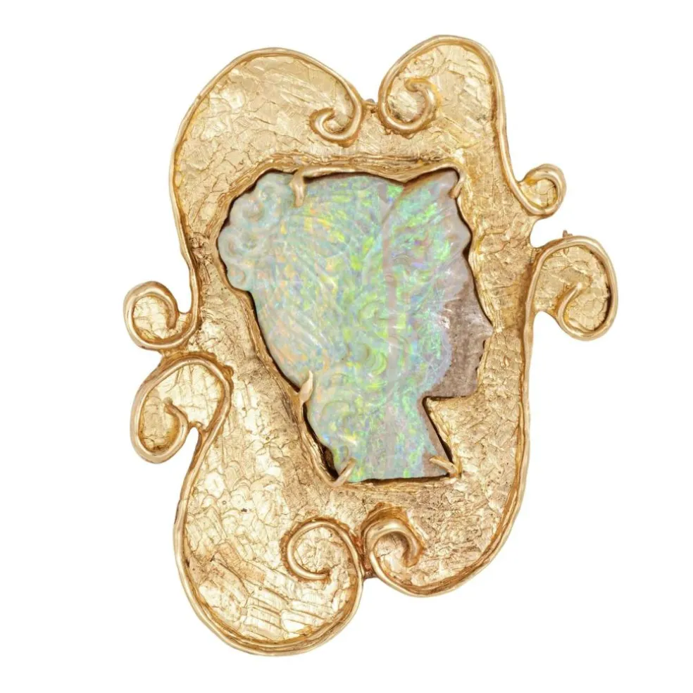 Broche en or jaune 14 carats avec pendentif camée en opale sculptée vintage des années 60