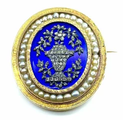 Broche en or jaune , perles fines, diamants, émail bleu vers 1860