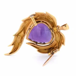 Broche en or jaune et améthyste des années 1940