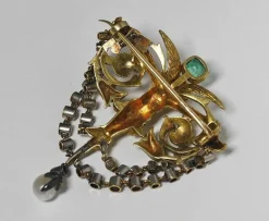 Broche en or Néo-Renaissance de Salt et Schlosberg